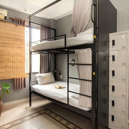 The Art - Vitamin Smiles Hostel Ho Chi Minh City Exterior photo