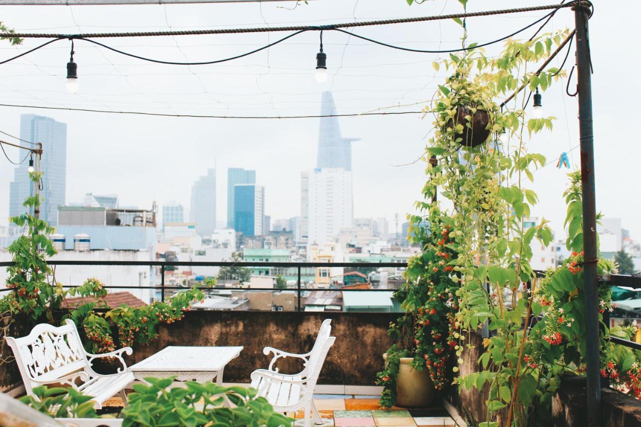The Art - Vitamin Smiles Hostel Ho Chi Minh City Exterior photo