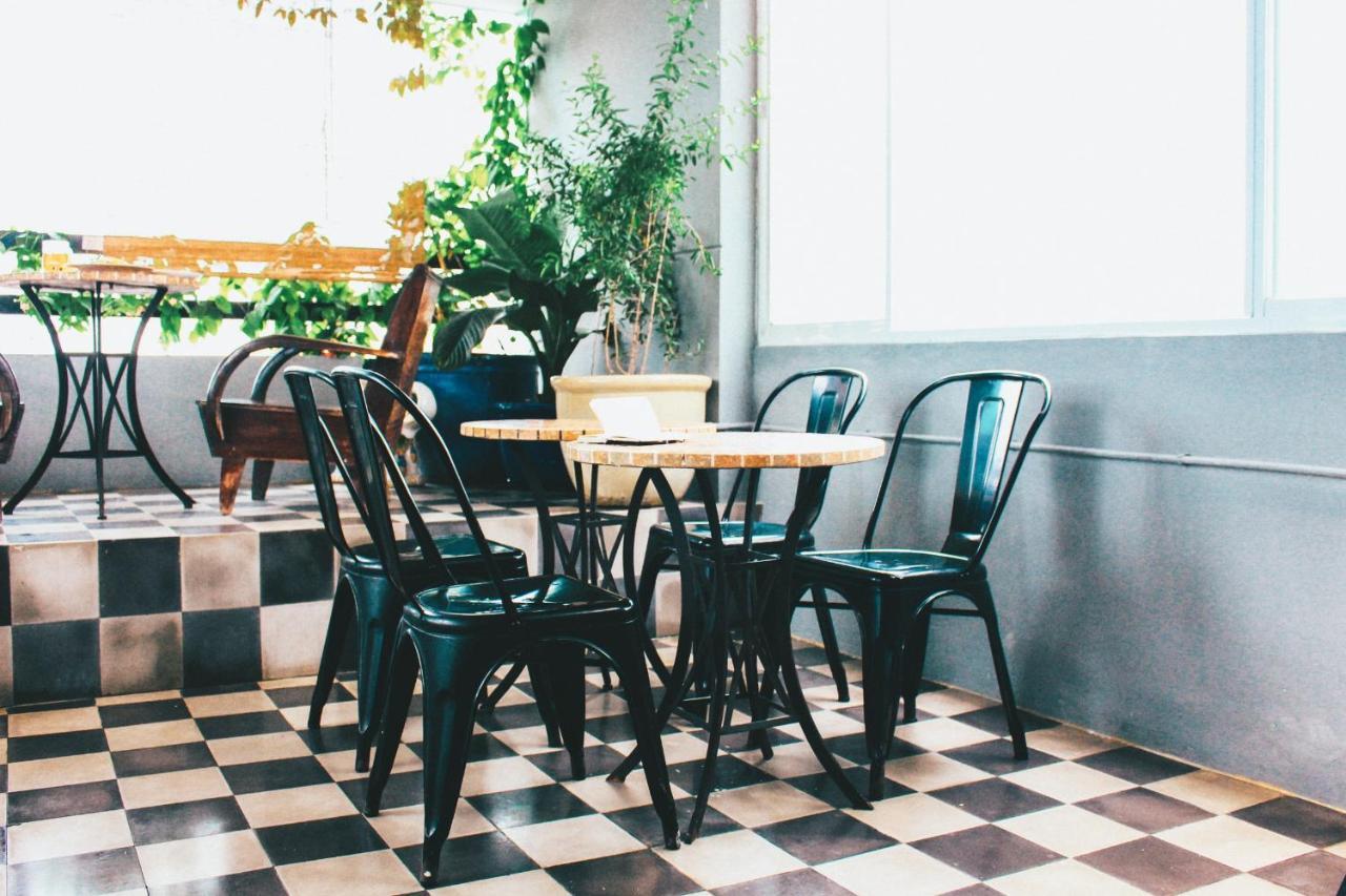 The Art - Vitamin Smiles Hostel Ho Chi Minh City Exterior photo