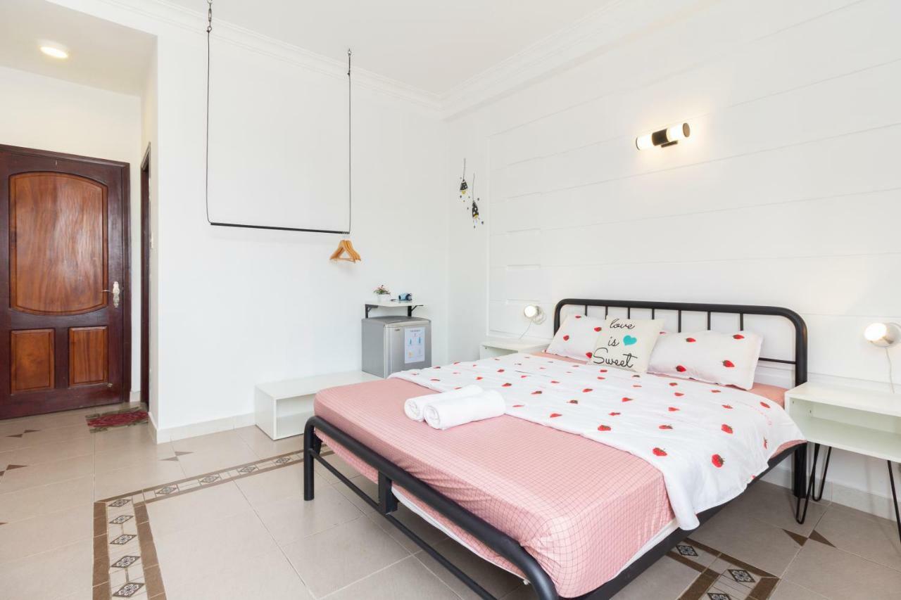 The Art - Vitamin Smiles Hostel Ho Chi Minh City Exterior photo