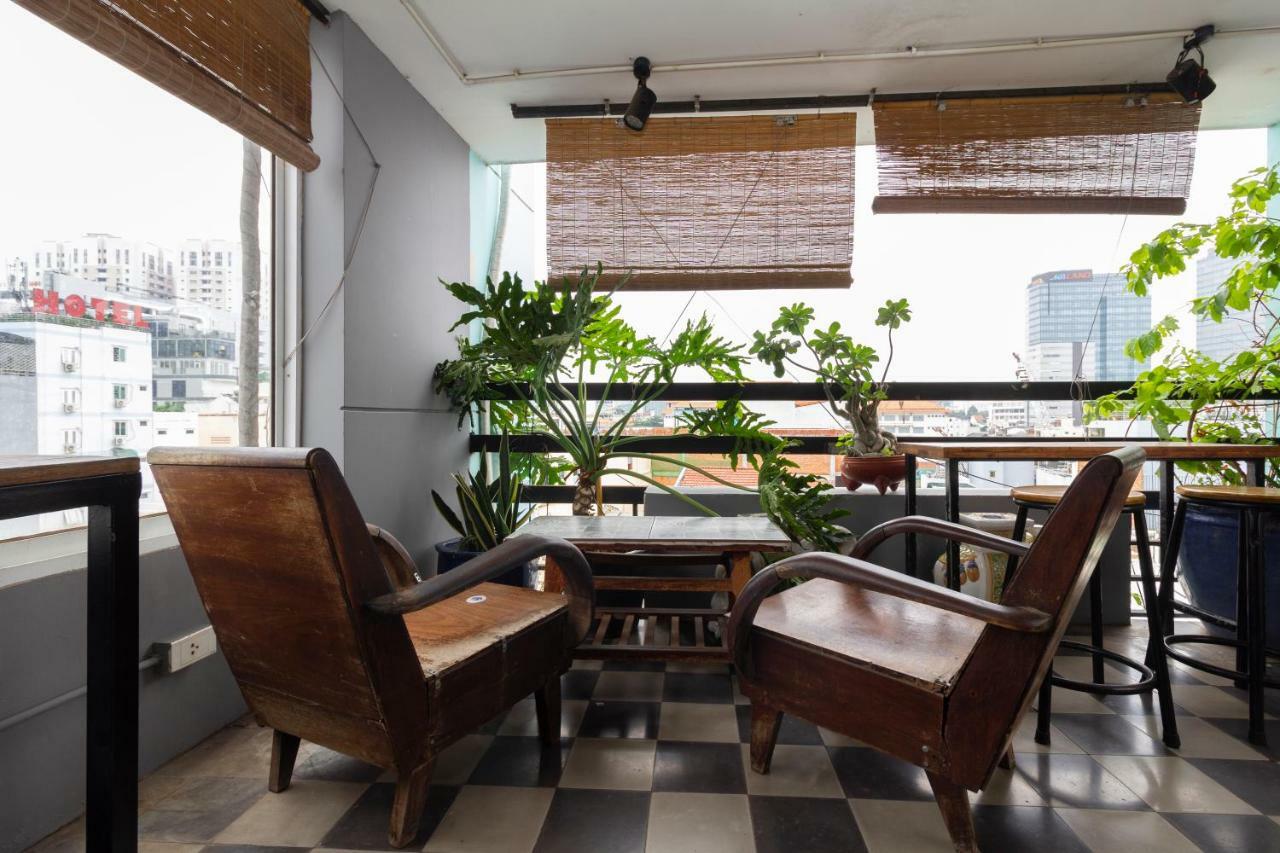 The Art - Vitamin Smiles Hostel Ho Chi Minh City Exterior photo