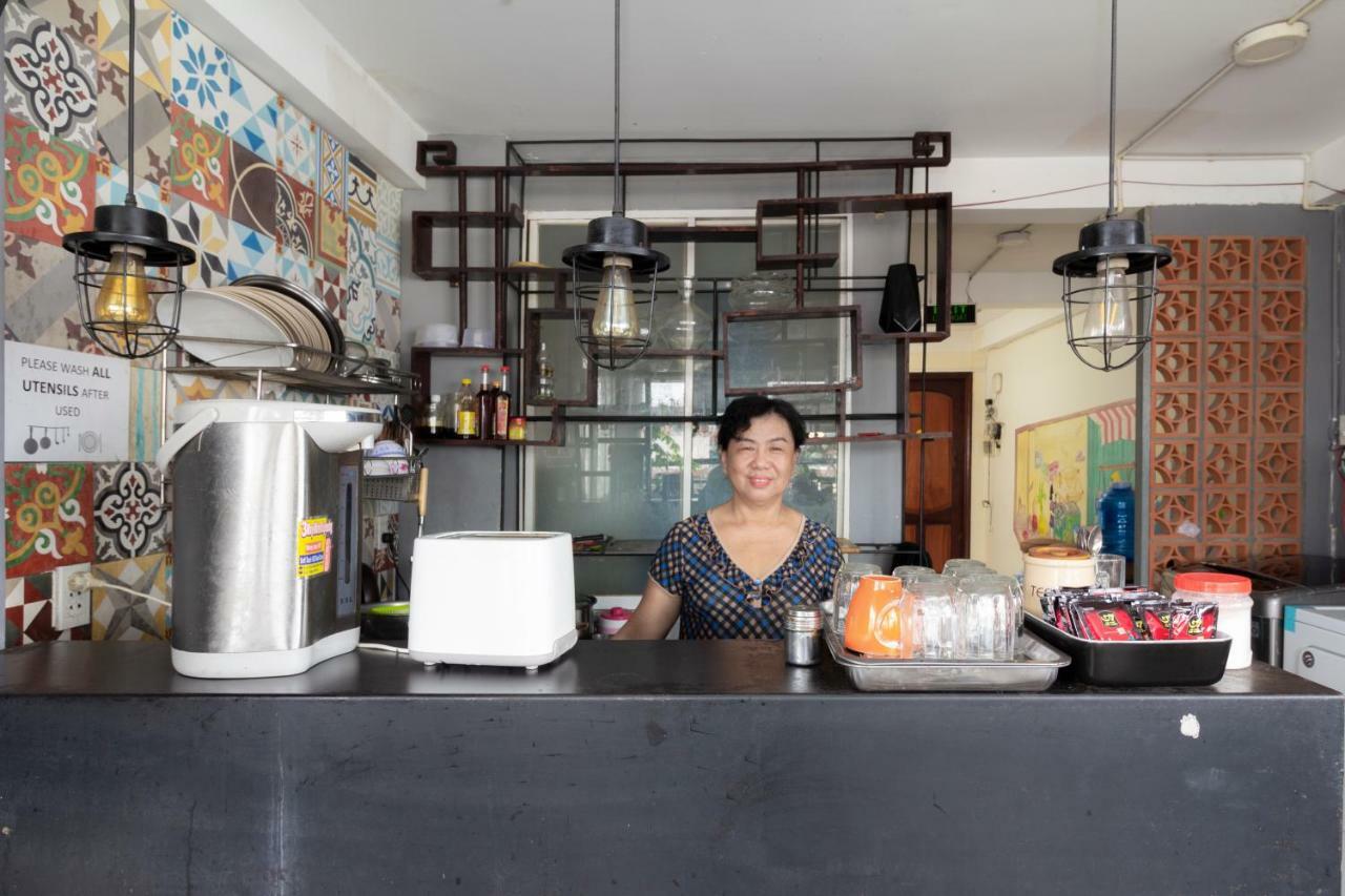 The Art - Vitamin Smiles Hostel Ho Chi Minh City Exterior photo