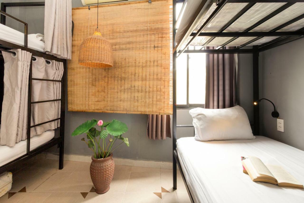 The Art - Vitamin Smiles Hostel Ho Chi Minh City Exterior photo