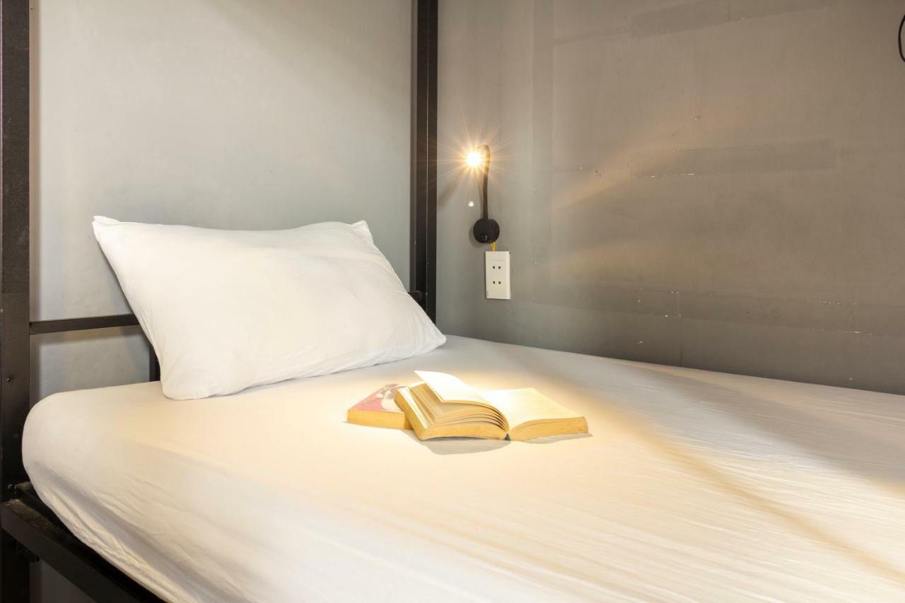 The Art - Vitamin Smiles Hostel Ho Chi Minh City Exterior photo