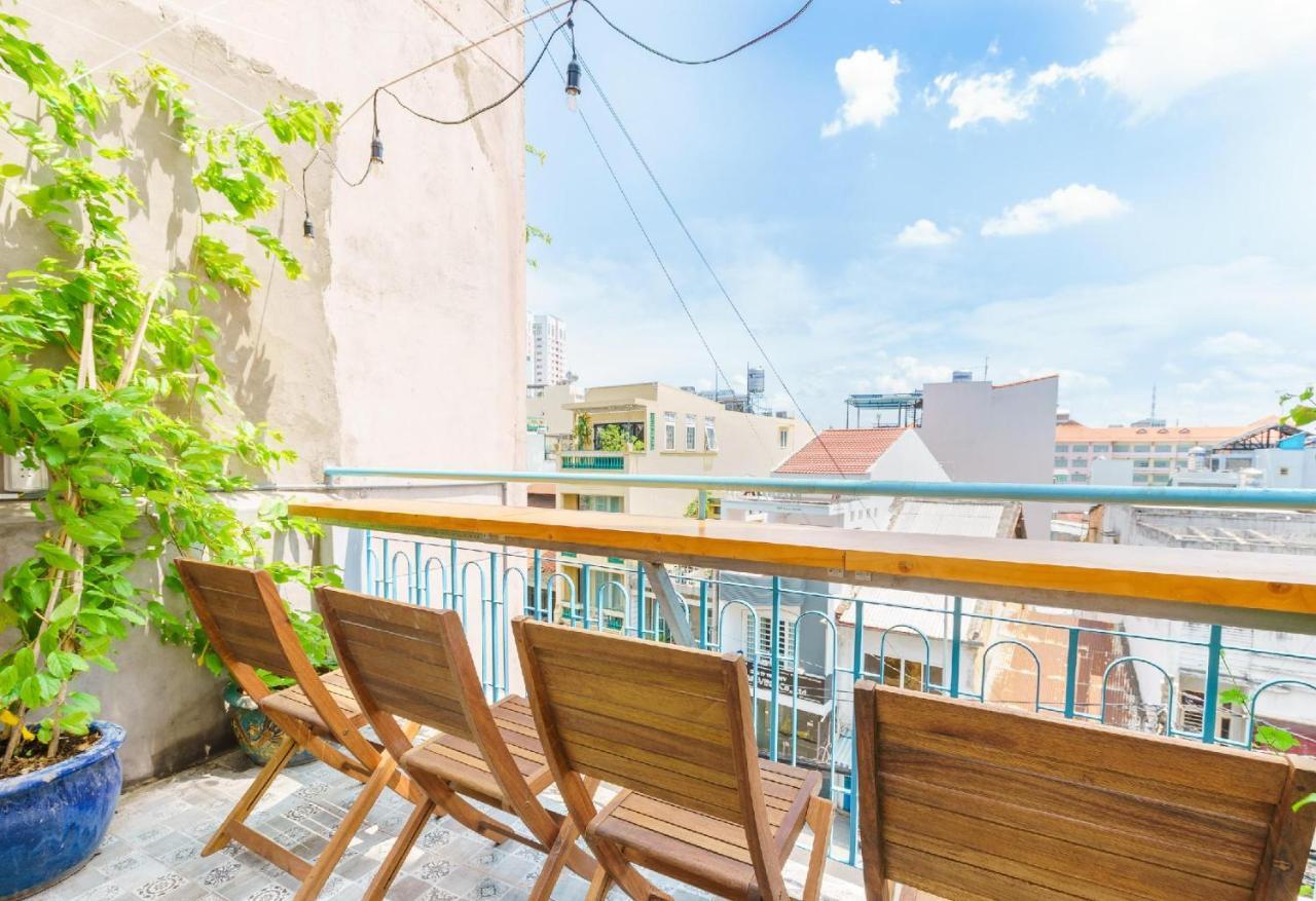 The Art - Vitamin Smiles Hostel Ho Chi Minh City Exterior photo