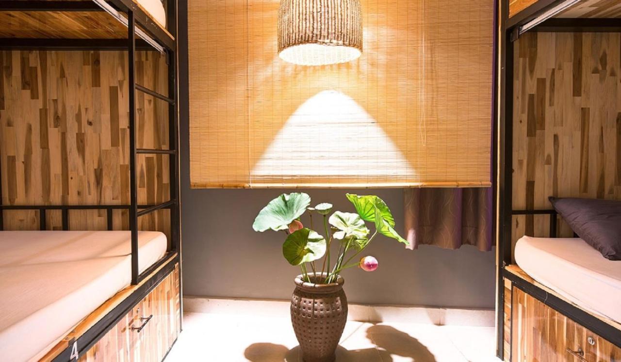The Art - Vitamin Smiles Hostel Ho Chi Minh City Exterior photo