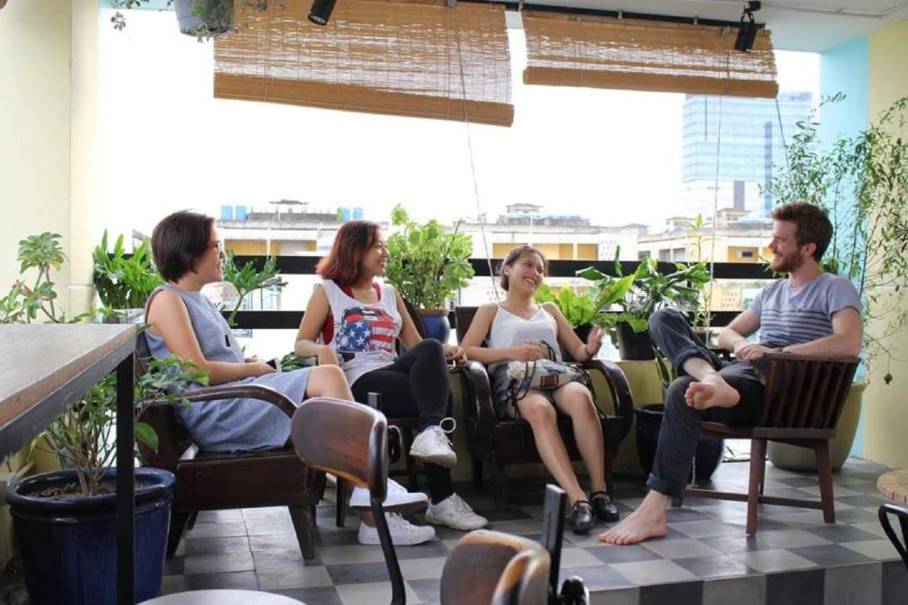 The Art - Vitamin Smiles Hostel Ho Chi Minh City Exterior photo