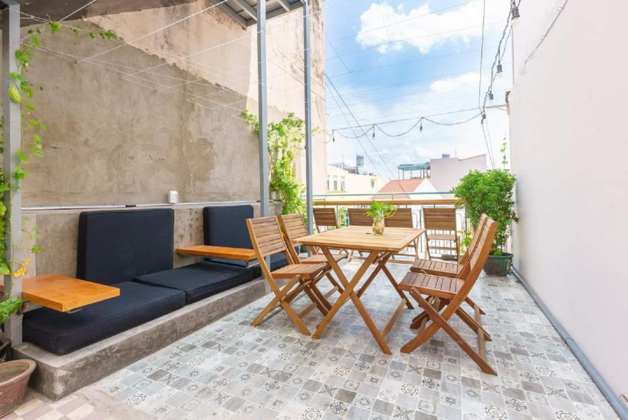 The Art - Vitamin Smiles Hostel Ho Chi Minh City Exterior photo