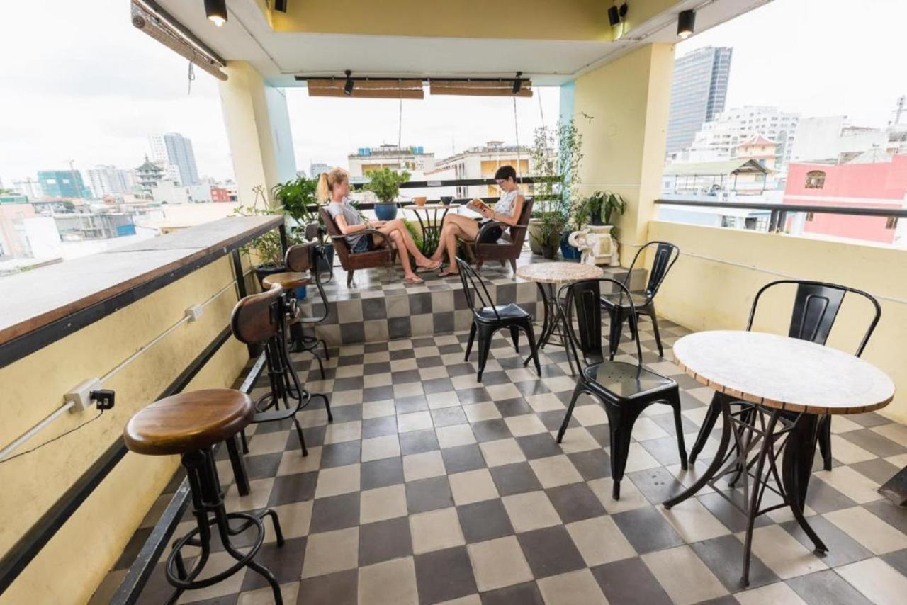 The Art - Vitamin Smiles Hostel Ho Chi Minh City Exterior photo