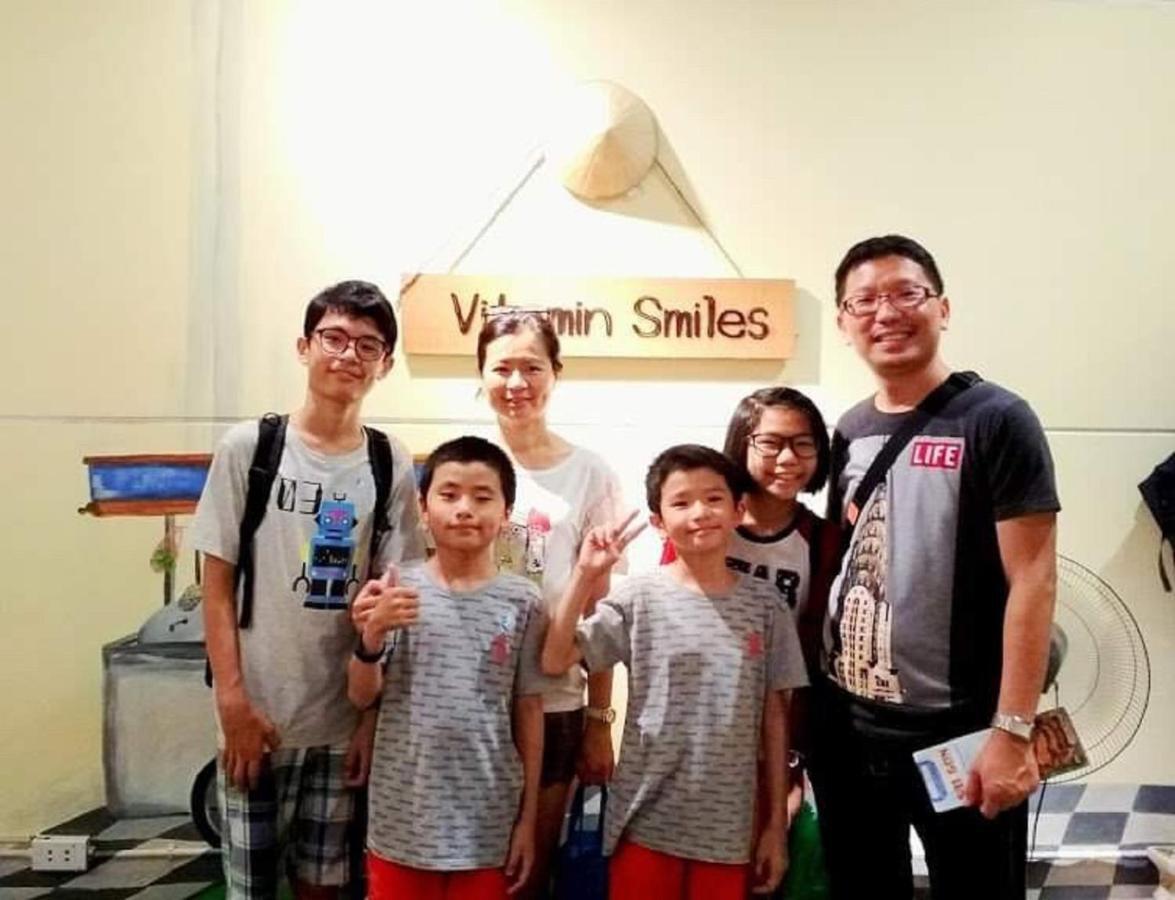 The Art - Vitamin Smiles Hostel Ho Chi Minh City Exterior photo